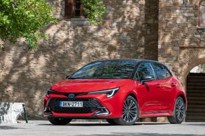 Toyota Corolla facelift 1.8 Hybrid 140Ps